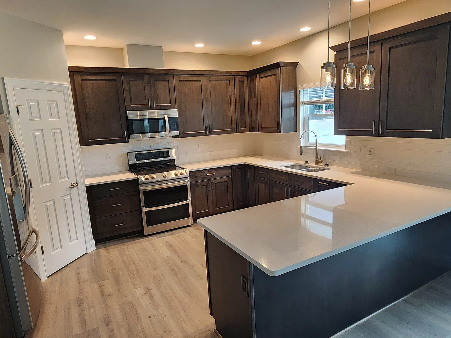 3 bed, 1863 sqft, $3,250 — Photo 2