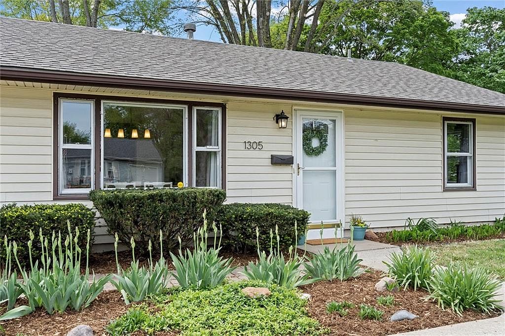 1305 NE 67th Pl, Gladstone, MO 64118 Zillow