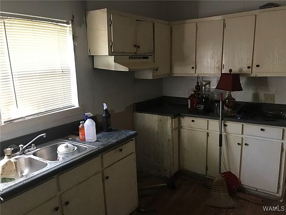 4th image of 2817 18th St