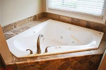 3rd image of 566 McBride Pointe Dr