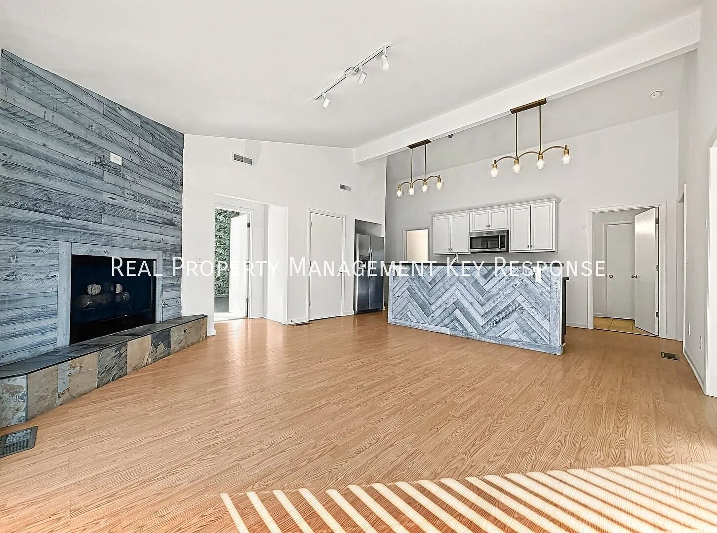 3 Bedroom, 2 Bath Home Open-Concept Living, Great Storage & Convenient Nashville Location — Photo 2