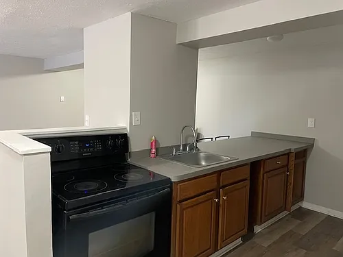 14602 Lakeshore Blvd Photo 1