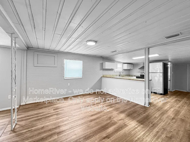 5304 E 14th Ave — Photo 8