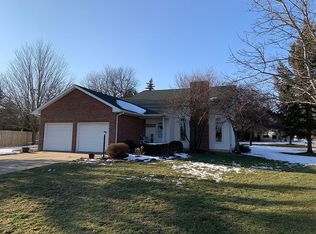702 Greengate Cir, Saint Johns, MI