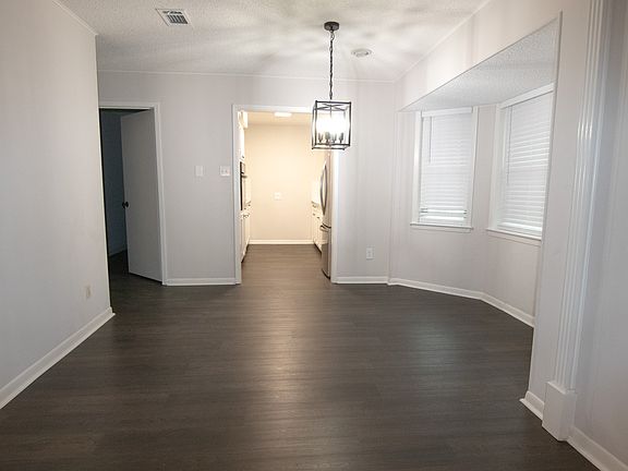 3rd image of 5108 Twin Oaks