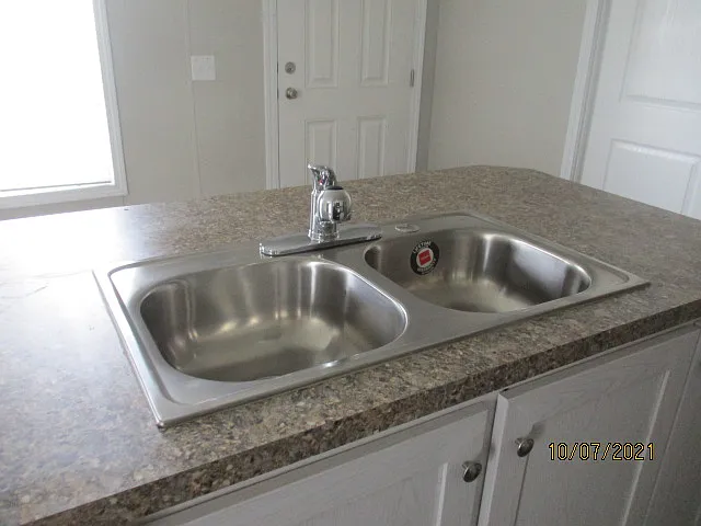 913 Moss Ave — Photo 52