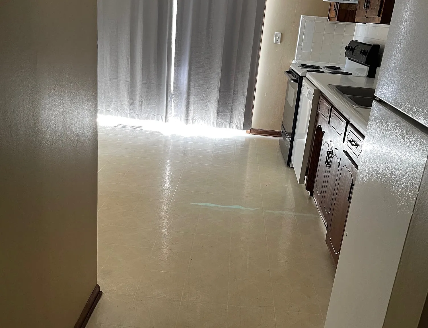 2 bed, $895 — Photo 4