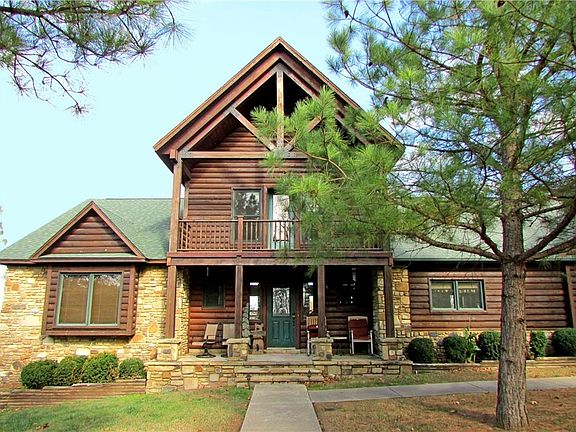 3rd image of 626 Deer Run Cir