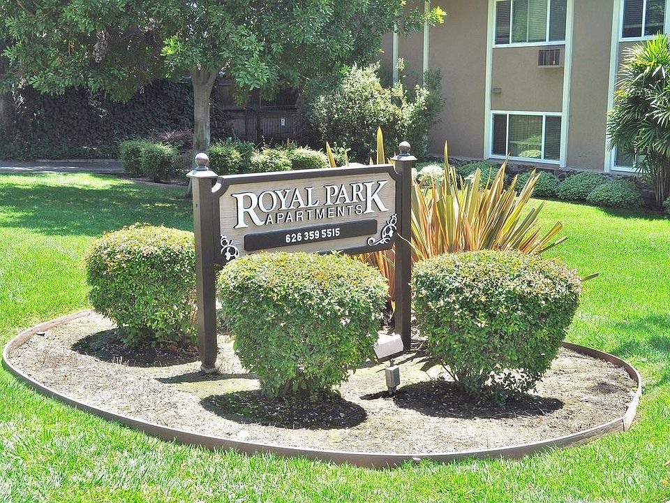 1st image of 1110 Royal Oaks Dr
