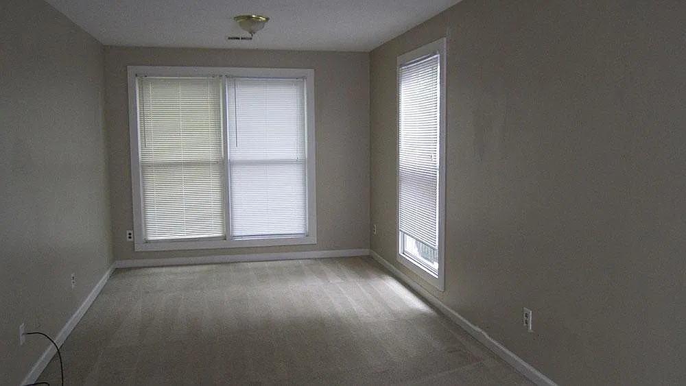 4 bed, 2050 sqft, $2,160 — Photo 3