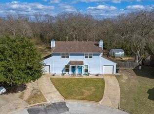3704 Choctaw Dr, Bryan, TX 77802