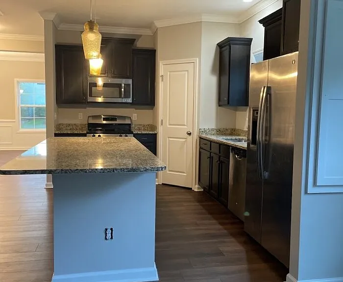 430 Forsythia Ave — Photo 8