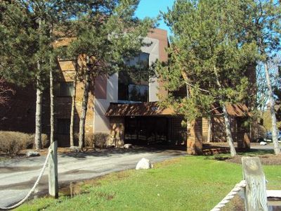 1026 Castilian Ct APT 104, Glenview, IL, 60025