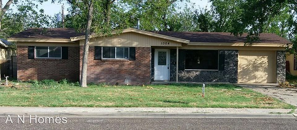 1st image of 1304 Douglas Dr