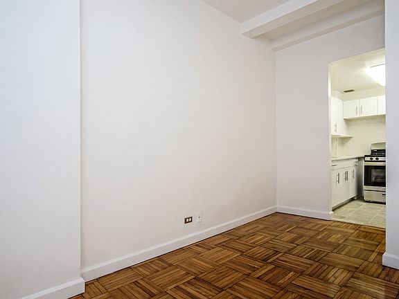 5th image of 3355 Sedgwick Ave #5U