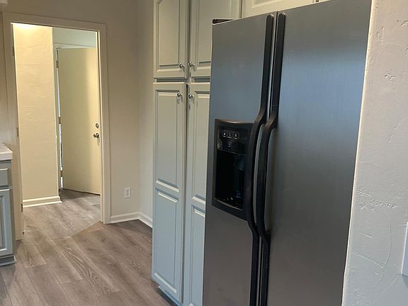 3rd image of 7689 Twin Oaks Ave