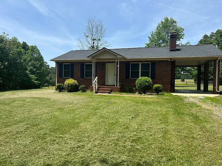 446 Lightwood Rd — Photo 2