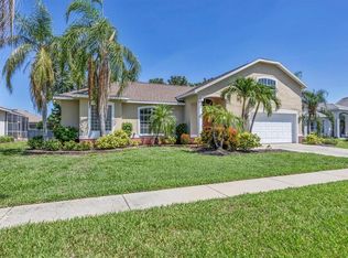 815 Greenview Dr, Apollo Beach, FL 33572