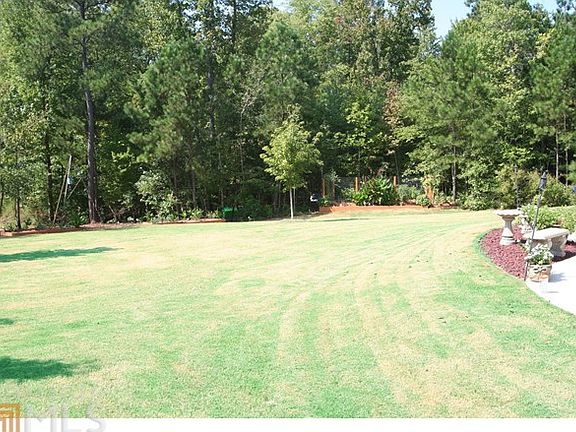 4th image of 161 Yellowwood Dr
