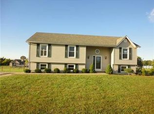 8820 E 224th St, Peculiar, MO 64078