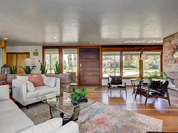 Upper floor living room area