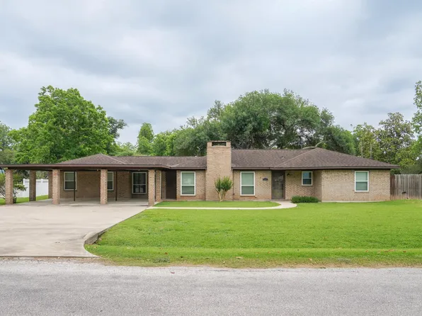 115 Neal Rd, Wharton, TX 77488