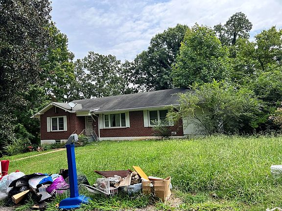 2nd image of 722 Hargraves Ave