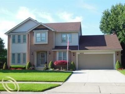 34312 Pembroke Ave, Livonia, MI, 48152
