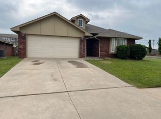 4313 Snowy Owl Dr, Norman, OK 73072