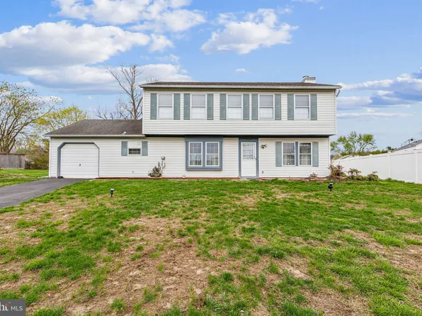 5 Grayson Ct, Marlton, NJ 08053