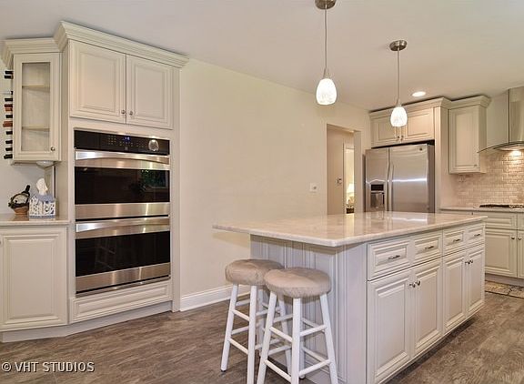 3rd image of 6N210 Knollwood Dr