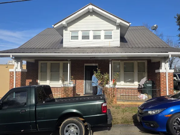 202 W McKee St APT 1, Greeneville, TN 37743