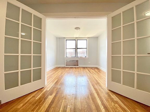 4th image of 130 E 18th St APT 5A