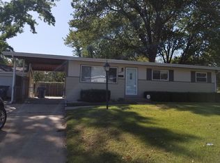 2430 Flamingo Dr, Florissant, MO