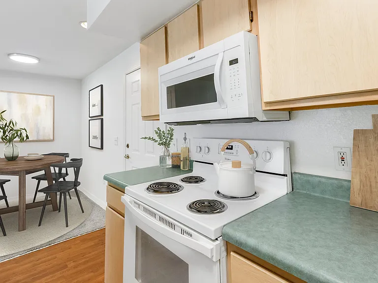Nantucket Bay Apartments — Photo 27