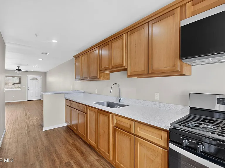 1483 Osullivan Dr #B — Photo 10