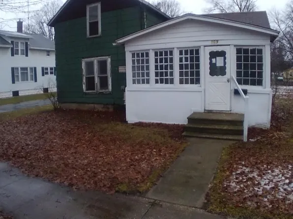 109 Michigan Ave, Hartford, MI 49057
