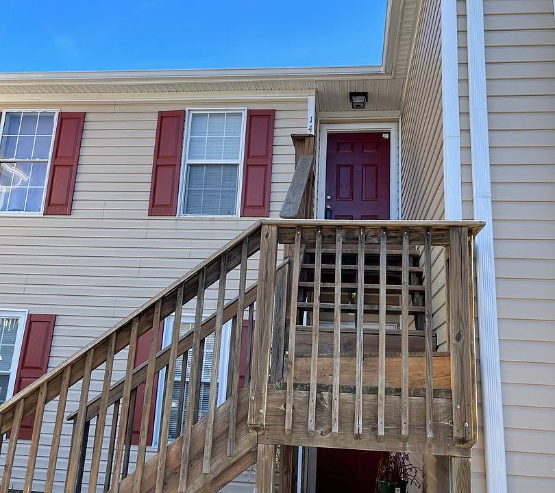 1st image of 1436 Deerpond Ln
