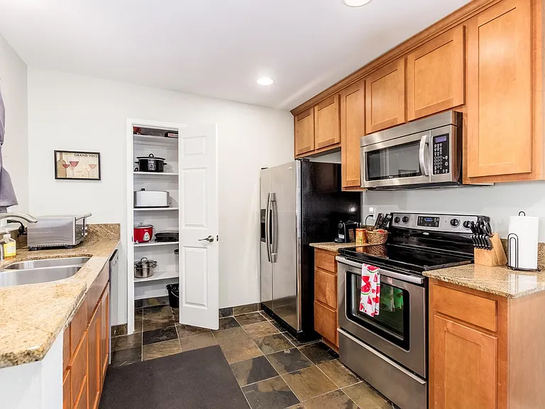 4704 E Paradise Village Pkwy N #219 — Photo 2