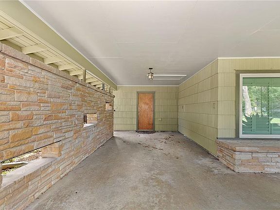 5th image of 4905 Westfield Dr
