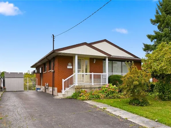 138 Luscombe St, Hamilton, ON L9A 2K3