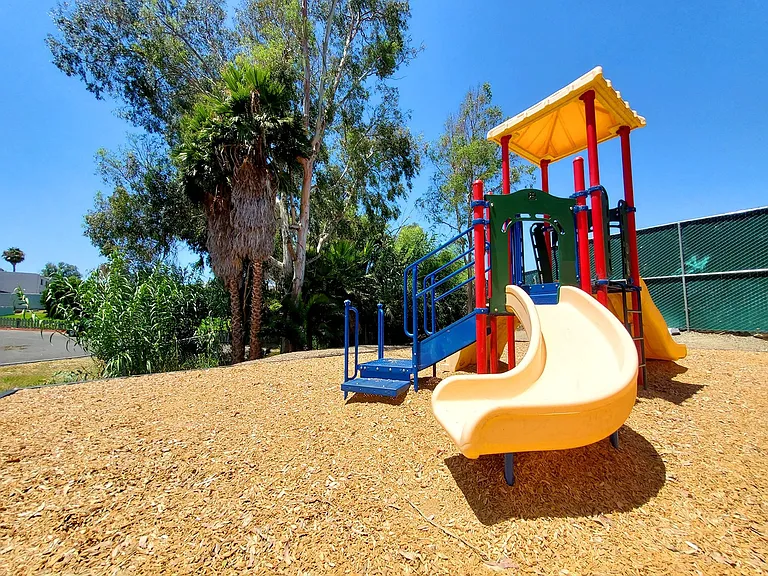Emerald Vista — Photo 11