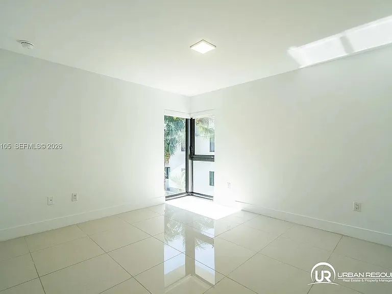 1971 Bay Dr #124 — Photo 6