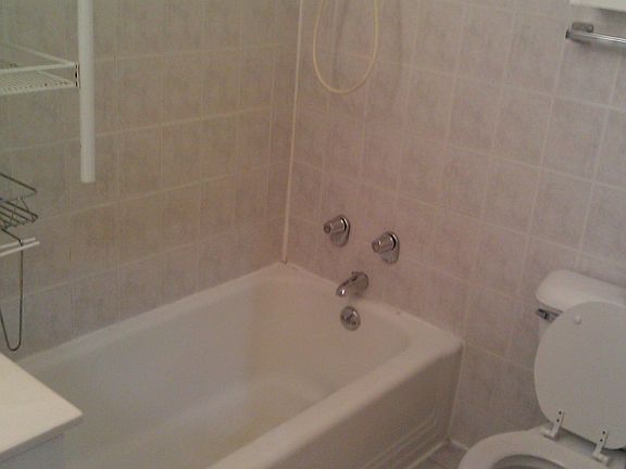 4th image of 6161 N Hoyne Ave APT 401