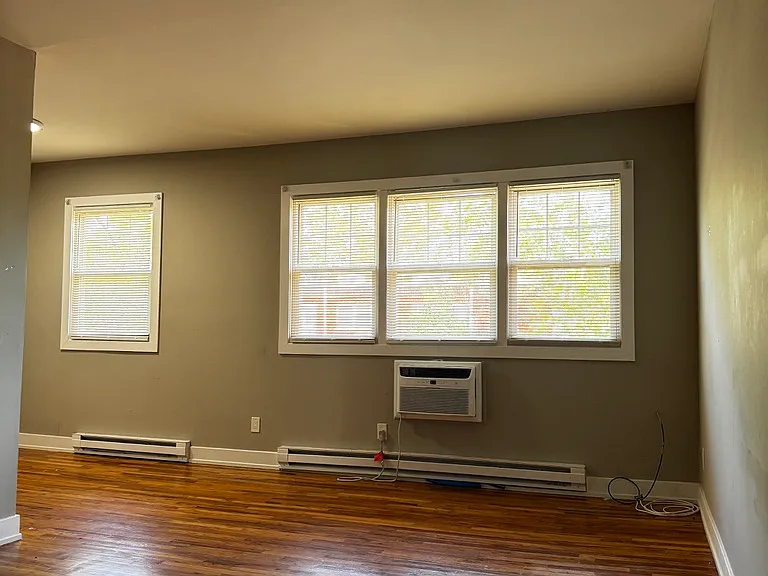 239 Hamilton St #5 — Photo 5