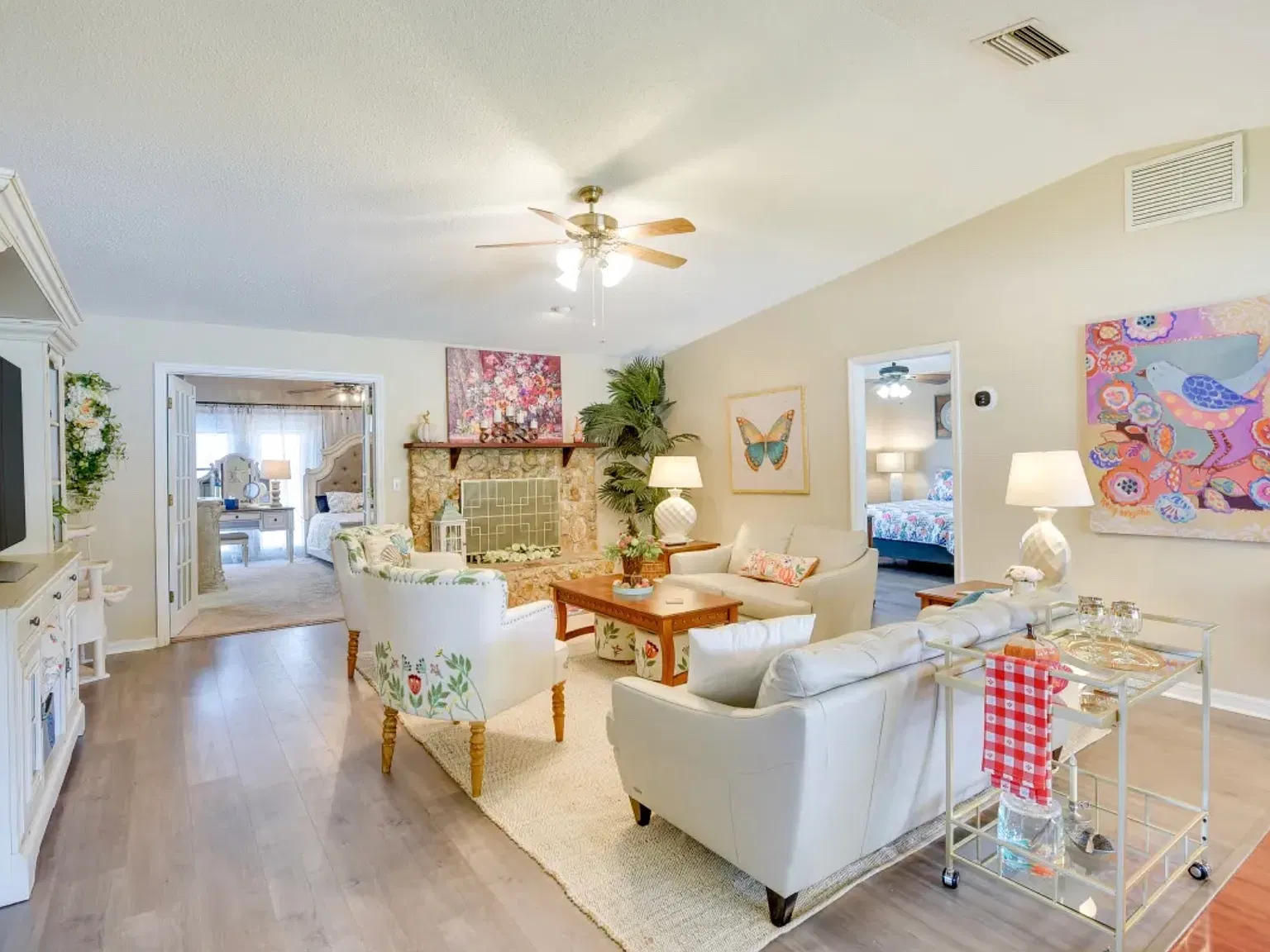 4 bed, 2028 sqft, $1,950 — Photo 2