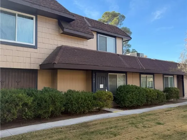 6120 Meadowhaven Ln, Las Vegas, NV 89103