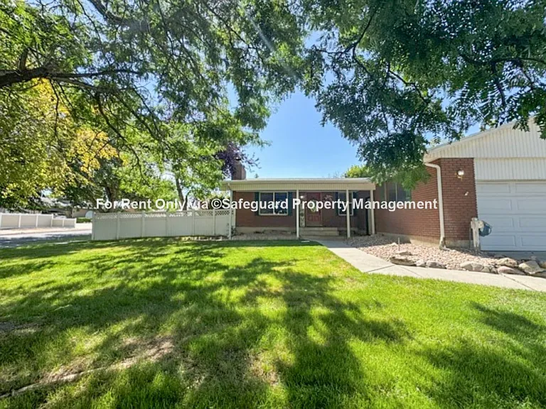 7514 S 2540 W — Photo 2