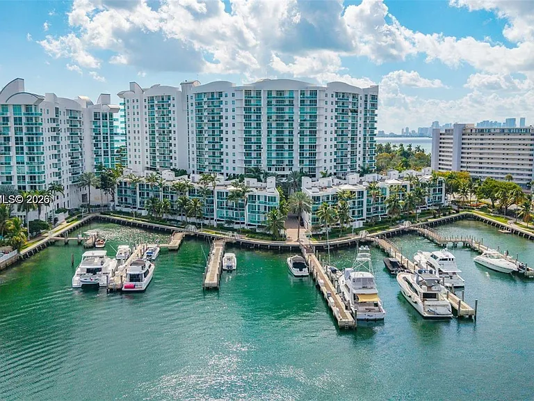 7910 Harbor Island Dr #1202 — Photo 1