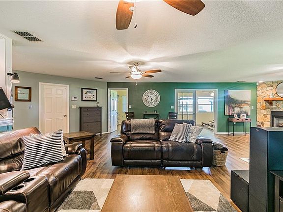 5th image of 215 Cesara Dr